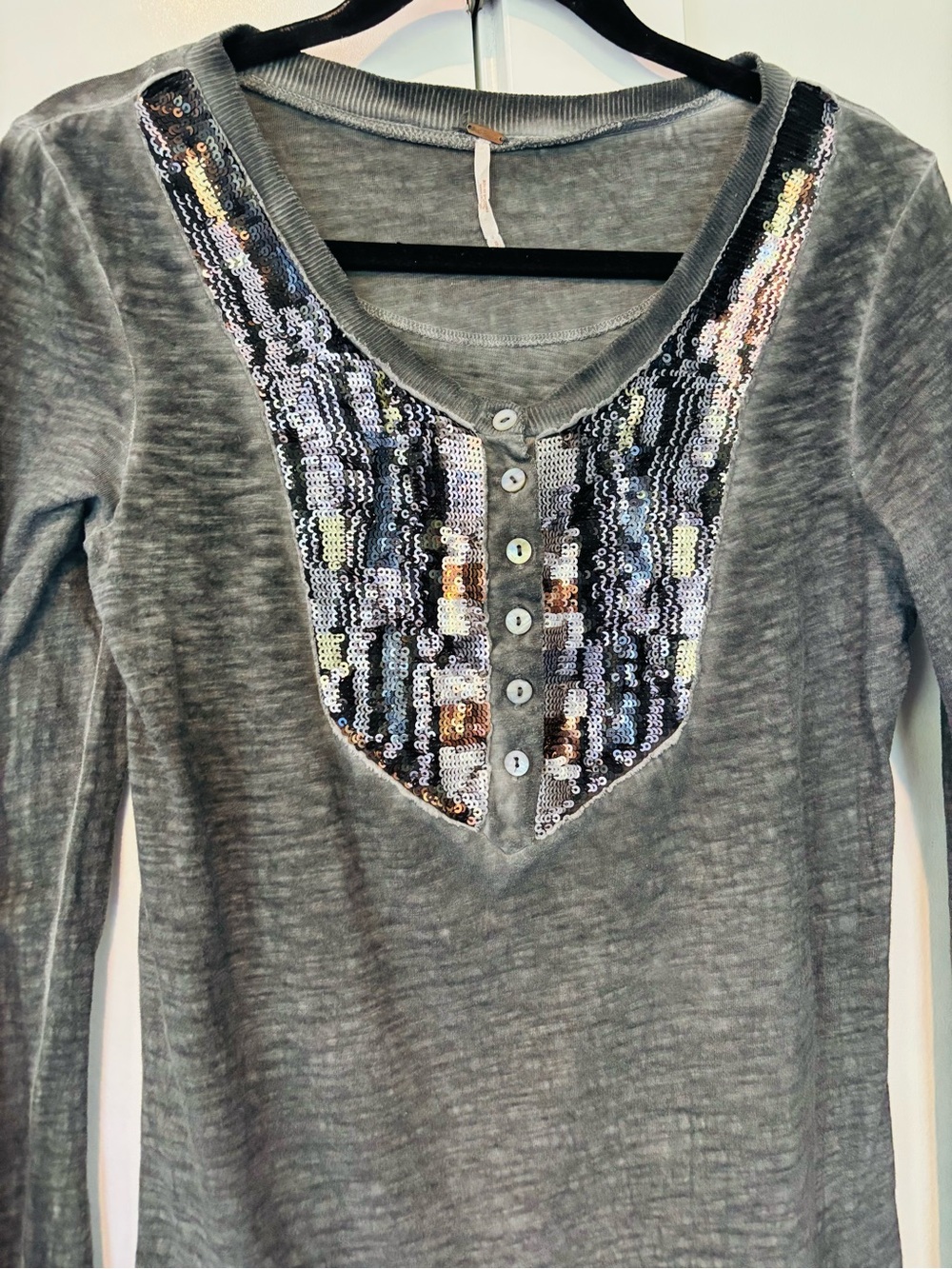 Free People Cotton + sequin long sleeve grey tshirt size small - Picture 4 of 6